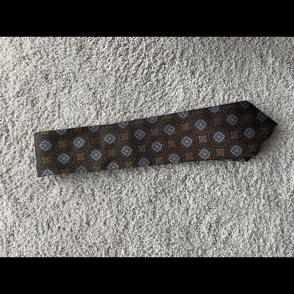 JoS.A.BANK. tie in brown and blue design